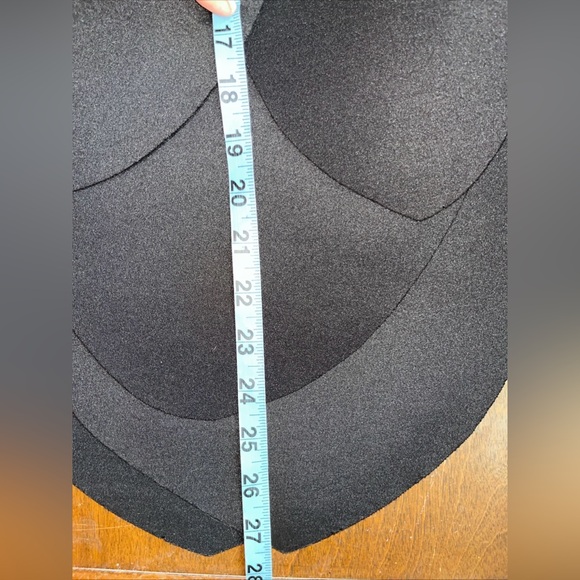 Petal Neoprene Sleeve Black Fitted Dramatic Dress EUC - Picture 11 of 15